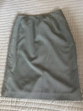 Larry Levine Classics Grey Pencil Skirt